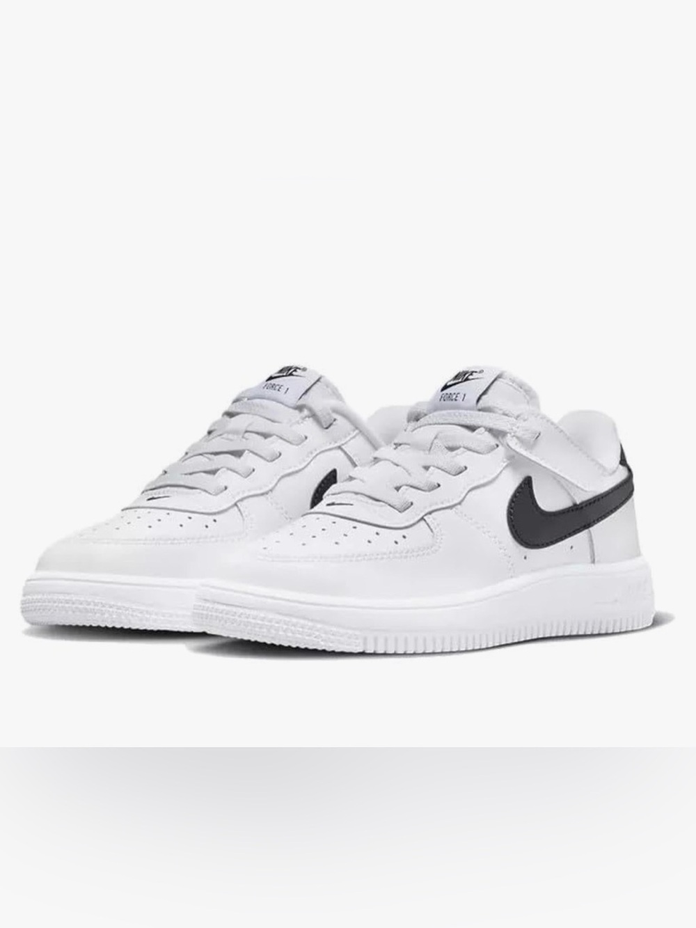Nike Air Force 1 '07 Low sneakers a white leather upper, black Nike youth, 4.5Y